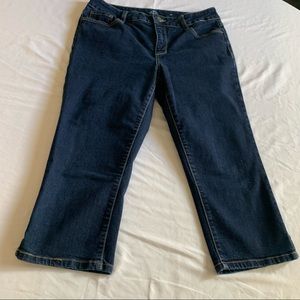 St. John’s bay dark wash capris jeans
